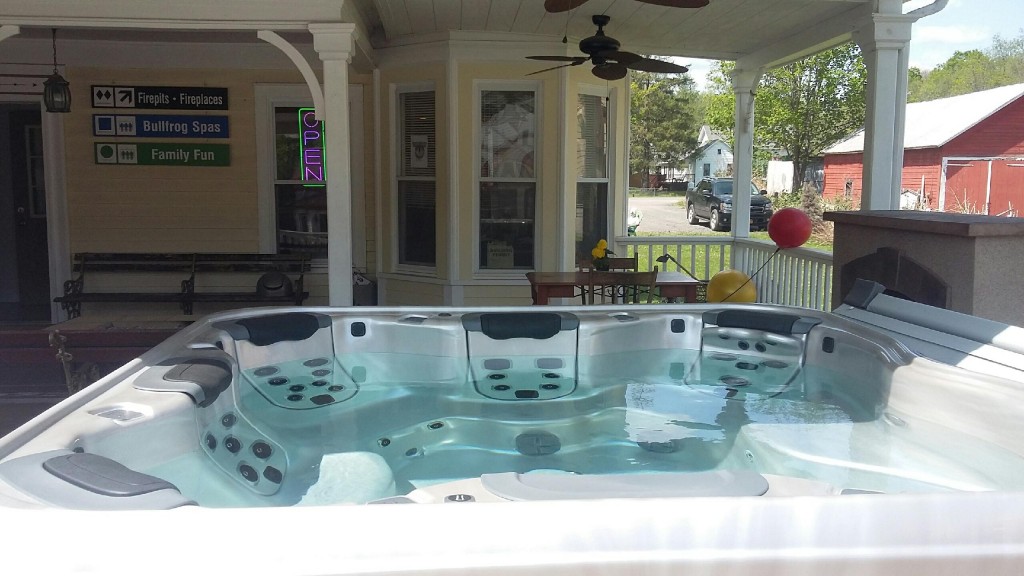 Best Hot Tubs (Windham/NY):