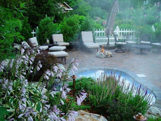 Landscaping an In-ground Custom Spa:
